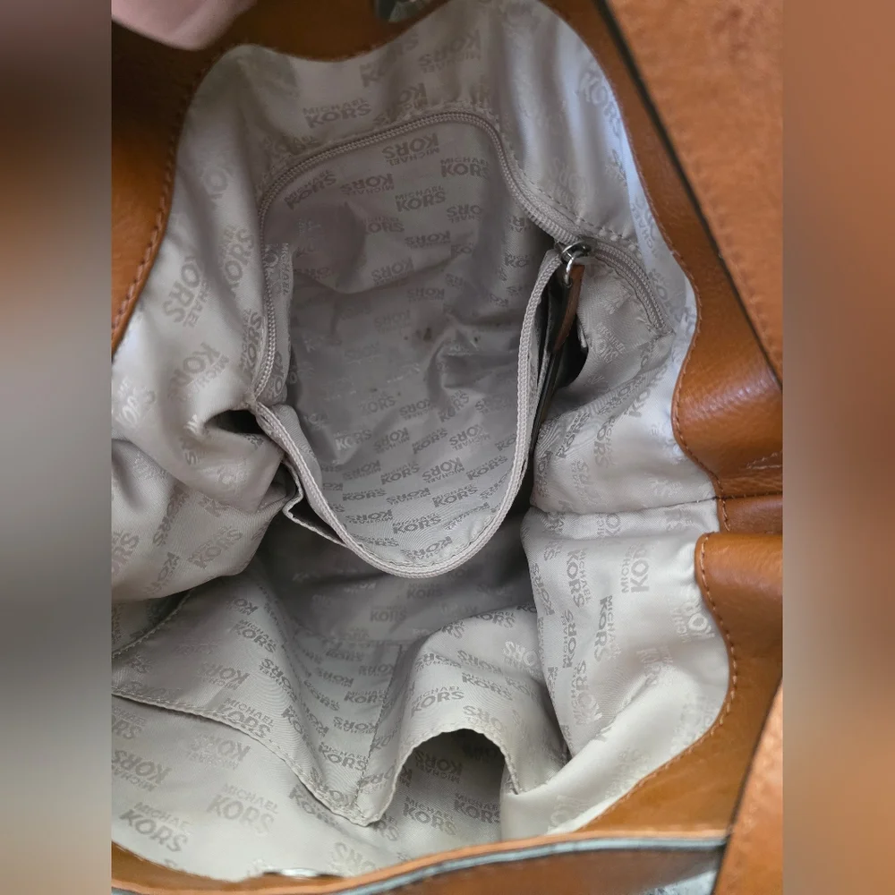 Michael Kors Uptown Astor Bag in Cognac. Preloved! - Picture 8 of 13